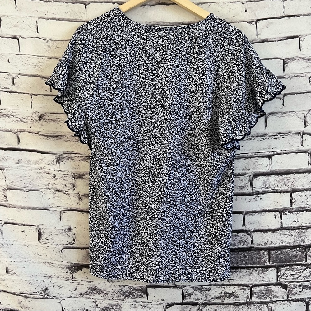 Michael Kors Women’s True Navy Floral Print Short Sleeve Blouse Size Medium - Picture 4 of 5